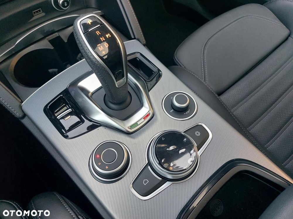 Alfa Romeo Stelvio 2.0 Turbo Veloce Q4 - 27