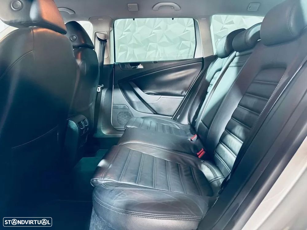 VW Passat Variant 2.0 TDi Highline DSG - 34