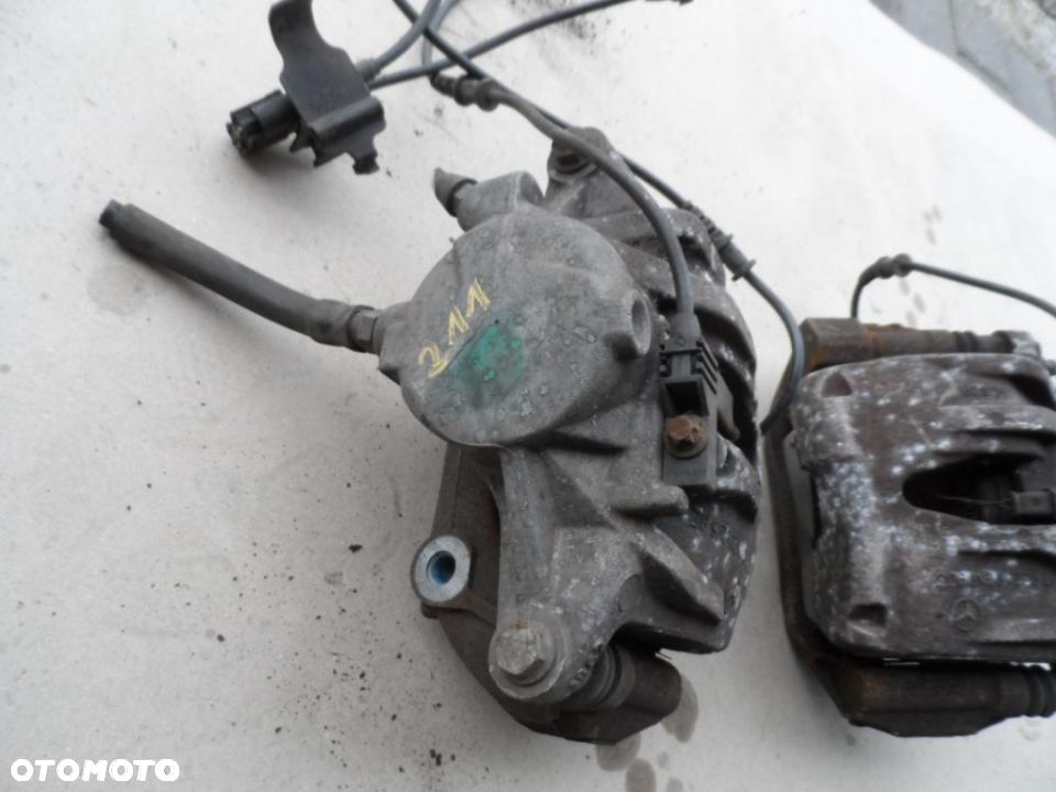 ZACISK HAMULCOWY MERCEDES W211 2003r PRAWY - 2