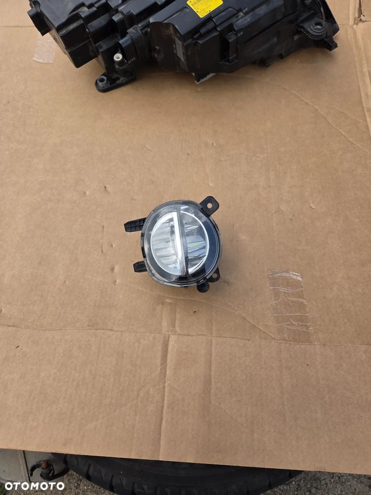 Halogen prawy BMW 1 F20 F21 2 F22 F23 3 F30 F31 4 F32 F33 F34 F36 7315560 63177315560 Reflektor przeciwmgielny LED prawy - 1