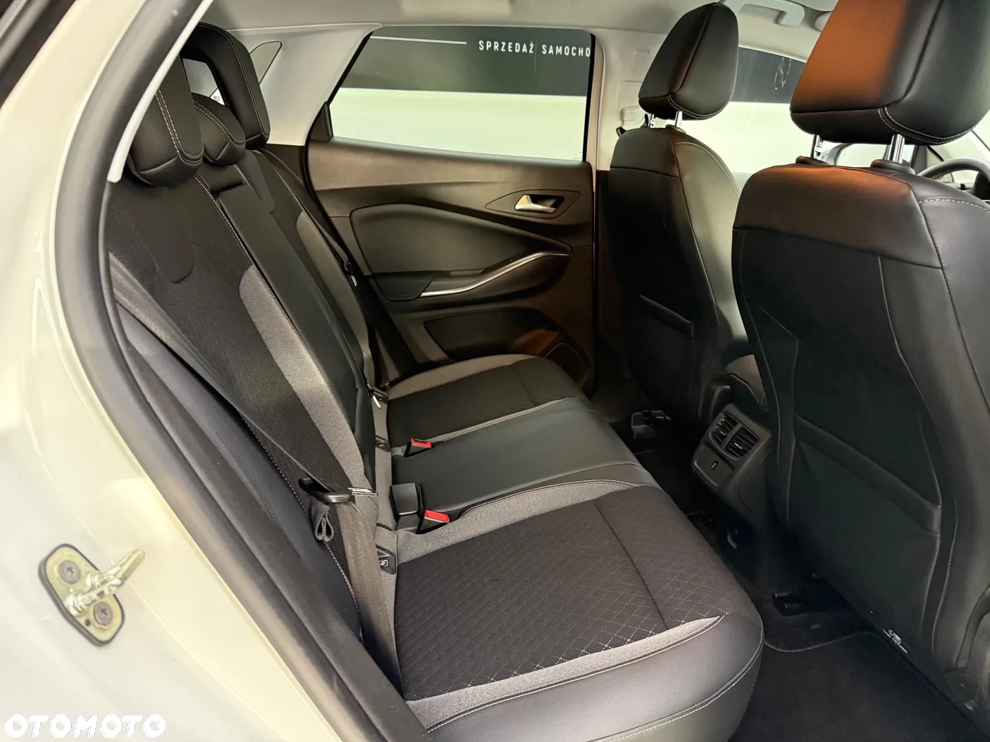 Opel Grandland X 1.2 T Innovation S&S - 18