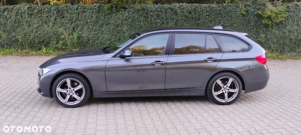 BMW Seria 3 318d Sport Line - 3