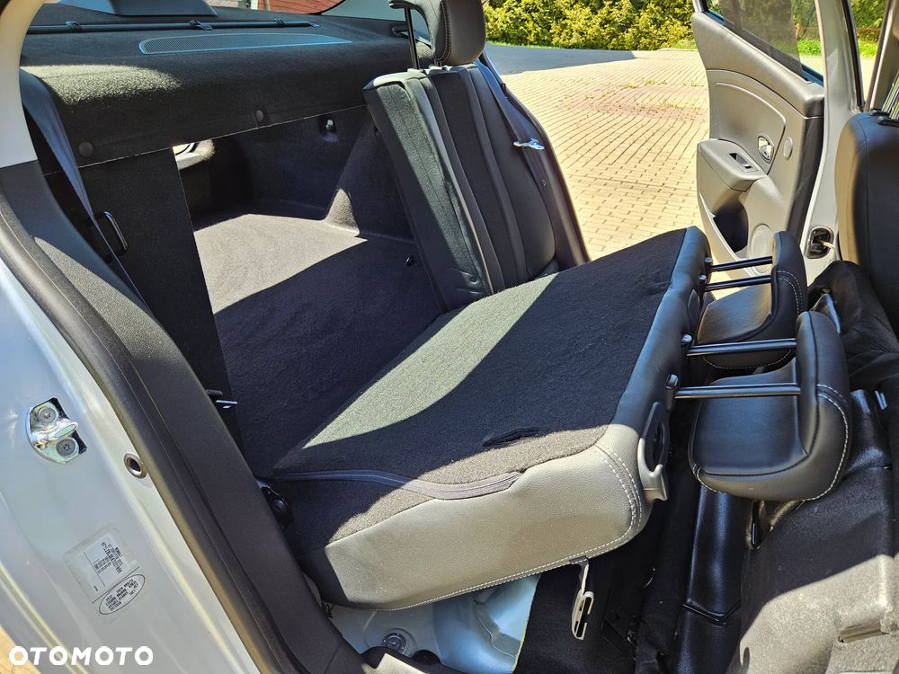 Renault Fluence dCi 110 FAP EDC Sportway - 28