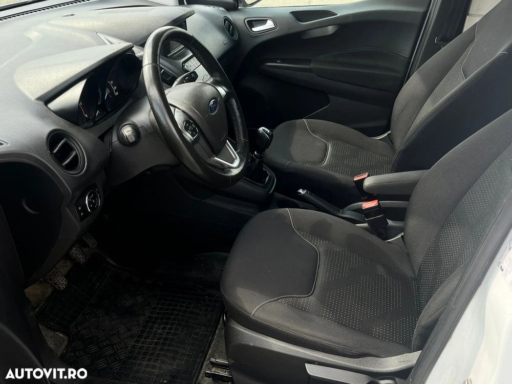 Ford Transit Courier - 11