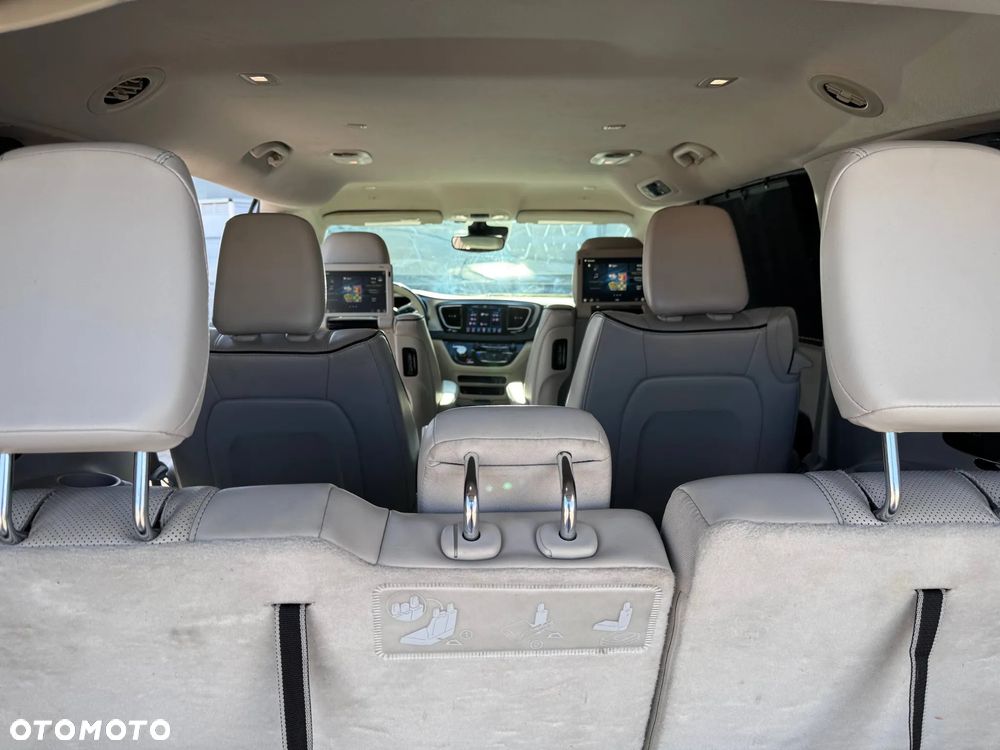 Chrysler Pacifica - 13