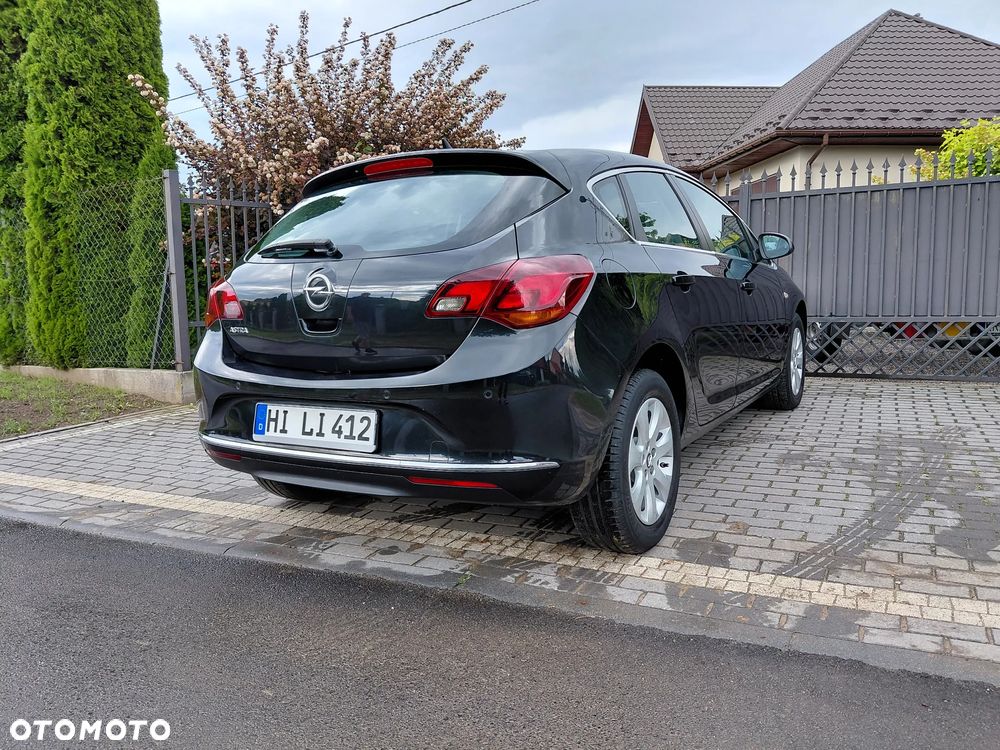 Opel Astra 1.6 Exklusiv - 19