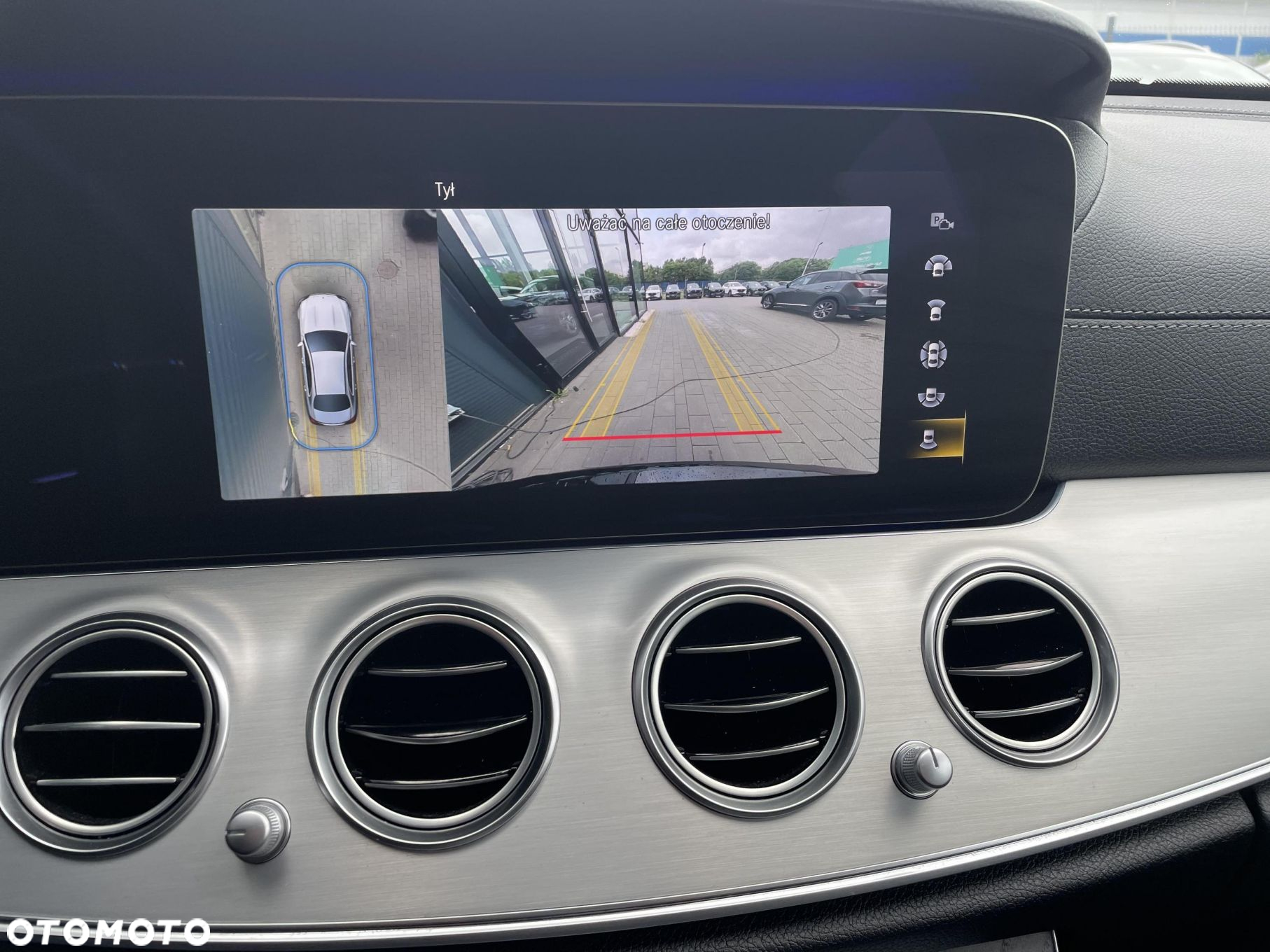 Mercedes-Benz Klasa E 220 d 4-Matic 9G-TRONIC - 24