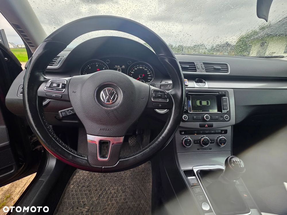 Volkswagen Passat 2.0 TDI Comfortline - 5