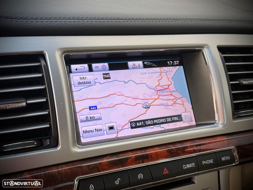 Jaguar XF 2.2 D Premium Luxury - 14