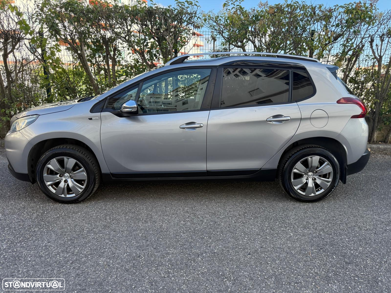 Peugeot 2008 1.2 PureTech Style - 10