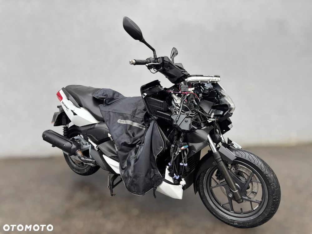 Yamaha X-max - 1