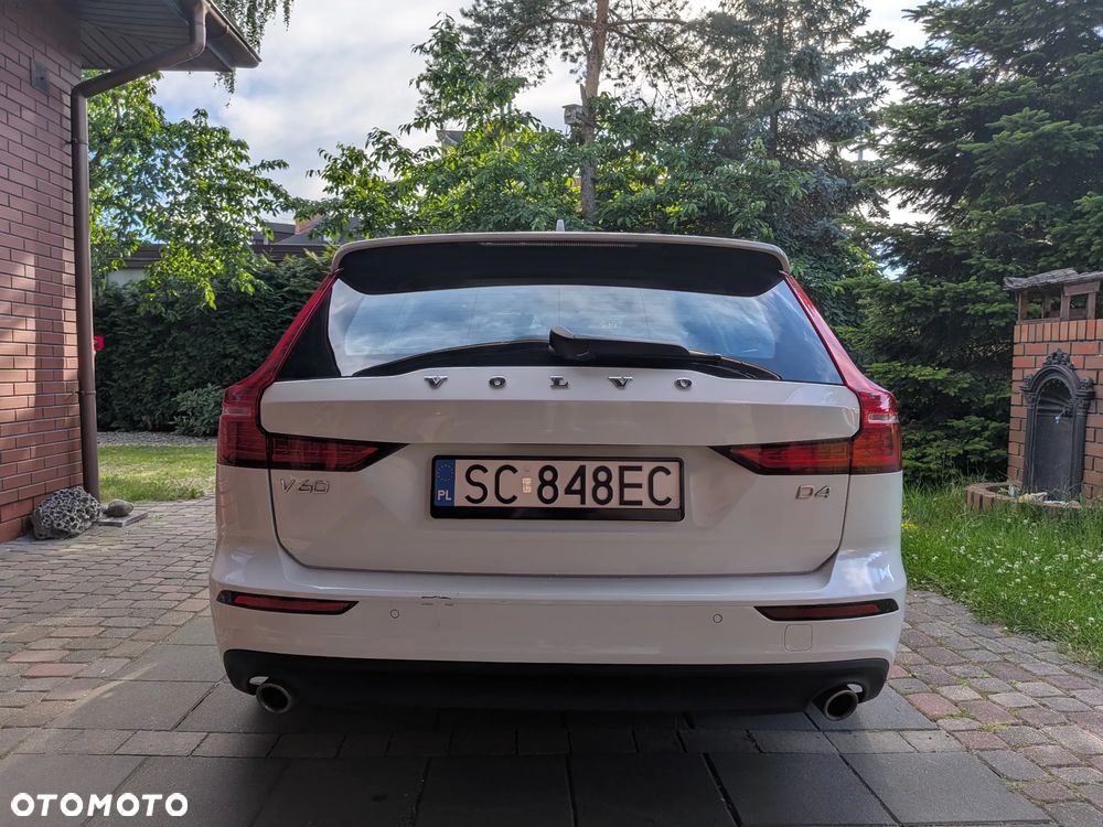 Volvo V60 D4 Momentum - 12