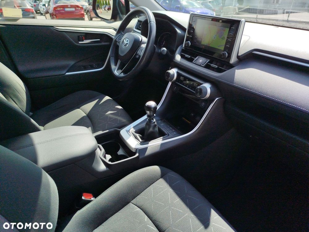Toyota RAV4 - 9