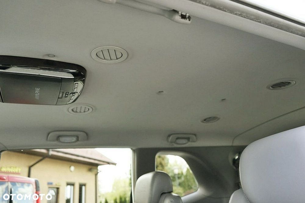 SsangYong/KGM Rodius - 30