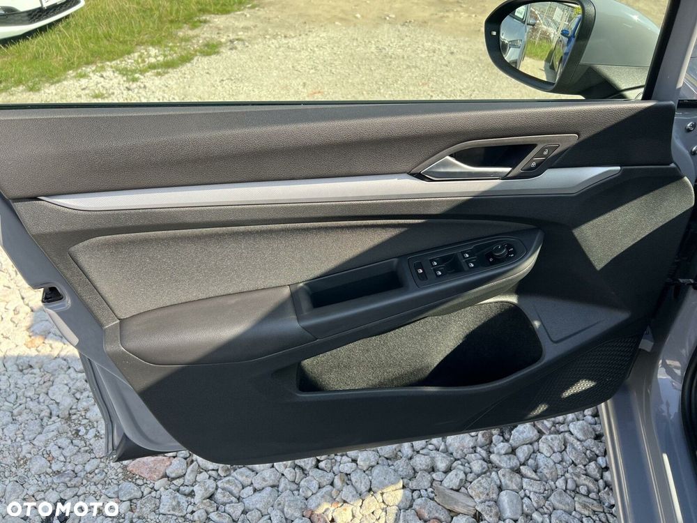 Volkswagen Golf VIII 1.0 TSI - 17