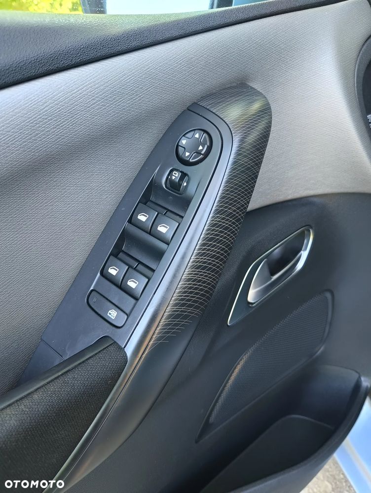 Citroën C4 Picasso e-HDi 115 Intensive - 28