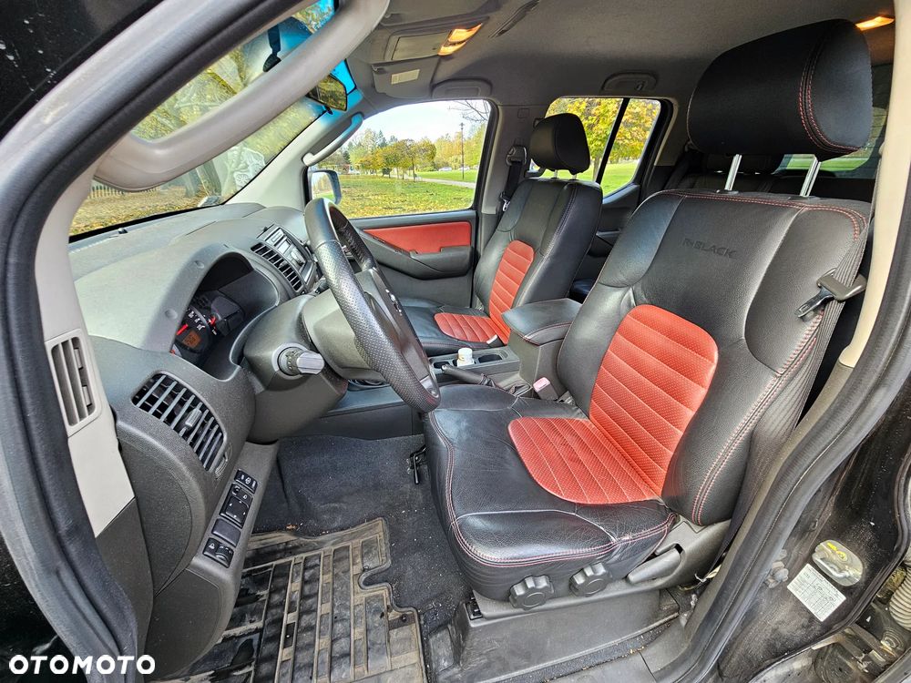 Nissan Navara 2.5 D R-Black - 13