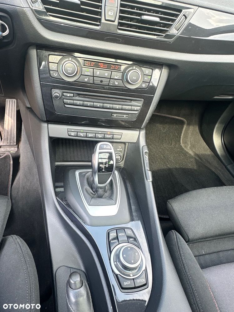 BMW X1 xDrive18d Sport Line - 28
