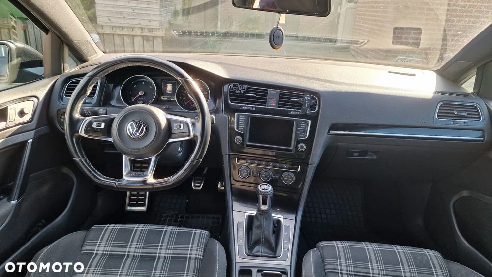 Volkswagen Golf VII 2.0 TDI BMT GTD - 18