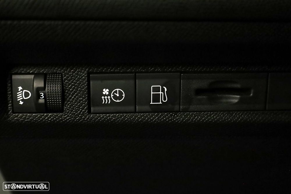 Peugeot 408 1.6 Hybrid Allure e-EAT8 - 19