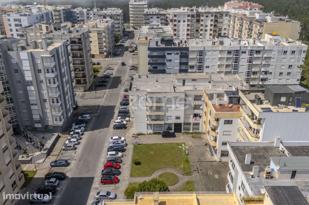 Apartamento T1 com Vista Desafogada na Amorosa - Grande imagem: 3/25