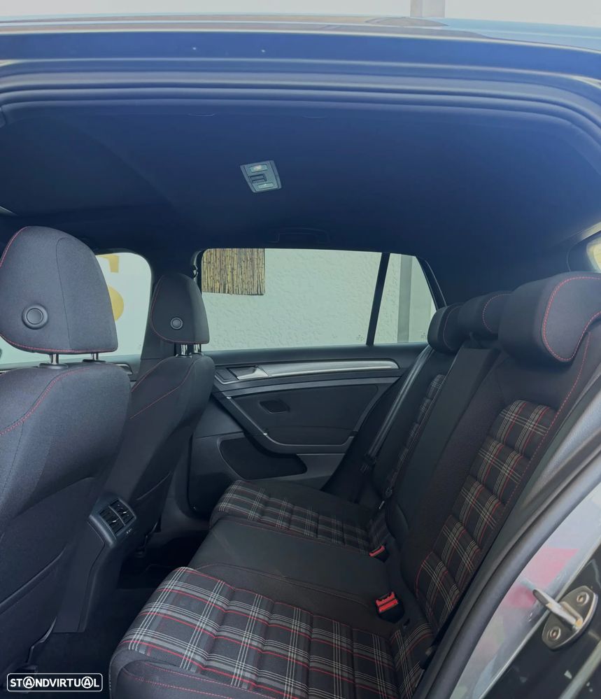 VW Golf 2.0 TSI GTI DSG Performance - 24