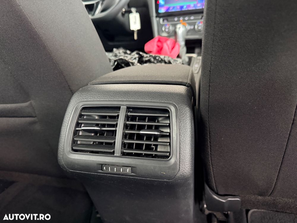 Volkswagen Golf 1.0 TSI DSG Comfortline - 33