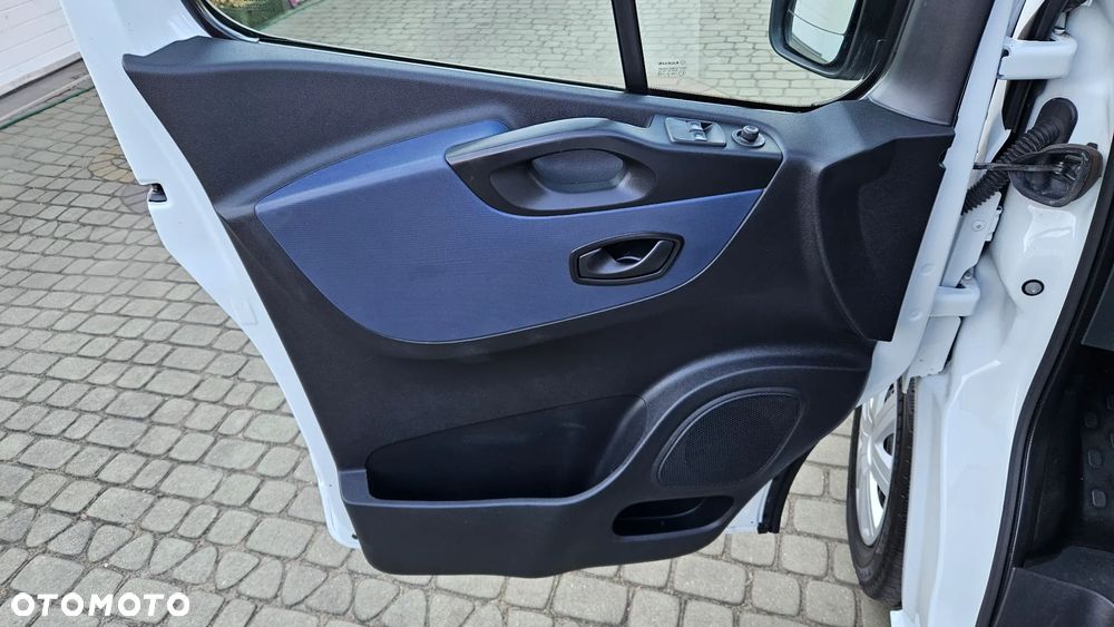 Opel Vivaro 1,6 CDTI 120KM L2 Długi 2018 Rok Klima Webasto Tempomat Hak Parktronik - 11