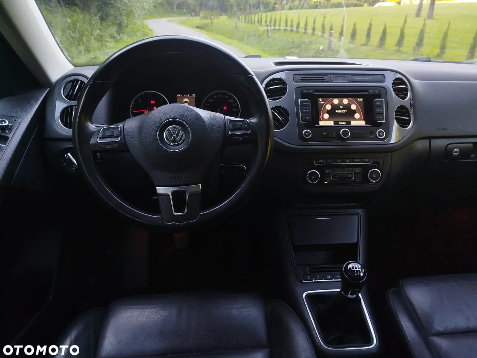 Volkswagen Tiguan - 16