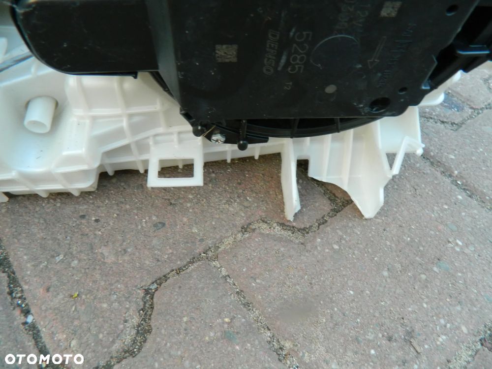 Toyota Rav 4 V 2020 2.5  Hybrid Nagrzewnica EU - 9