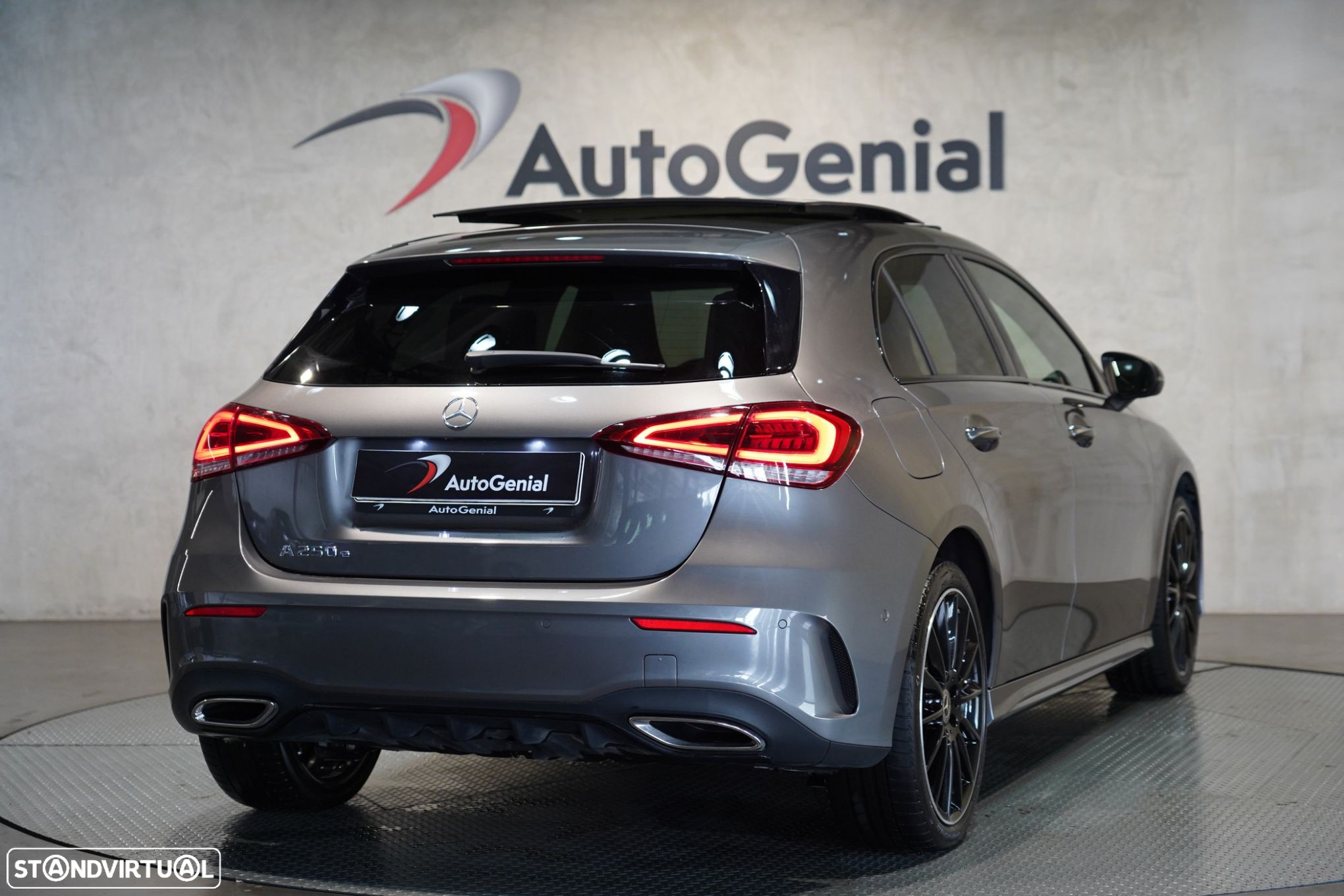 Mercedes-Benz A 250 e AMG Line - 2