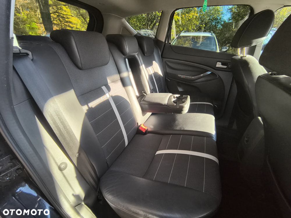 Ford Kuga 2.0 TDCi 4x4 Titanium - 28