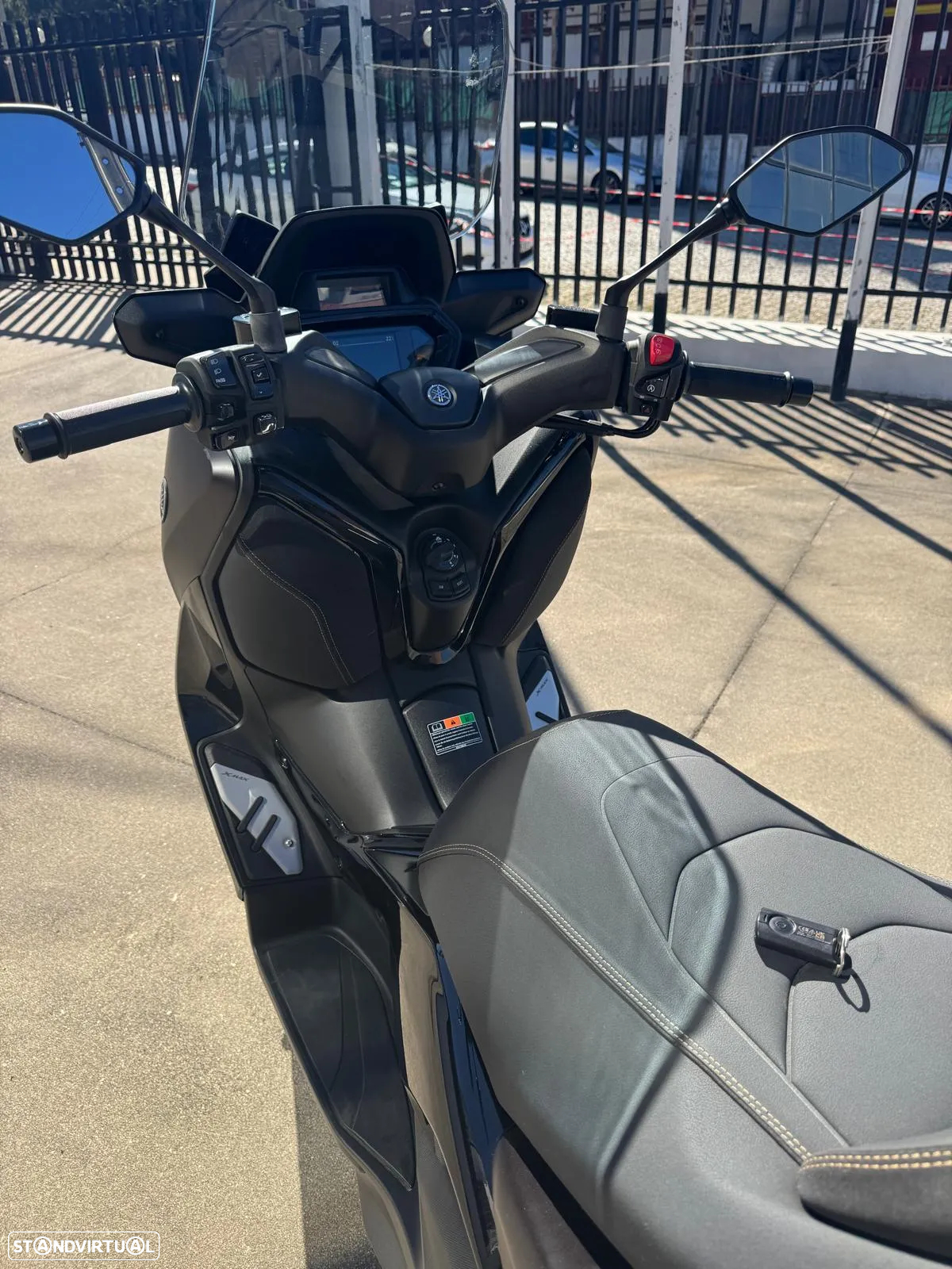 Yamaha X-Max Tech Max - 7