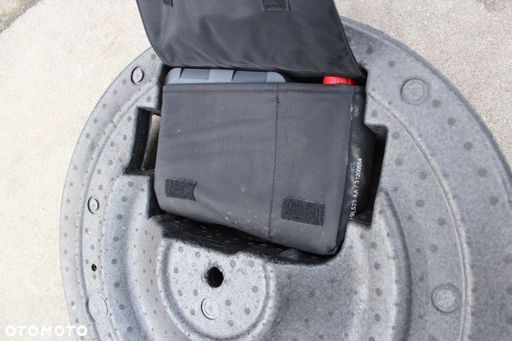 Wkład Styropian Kompresor Koła Zapasowego VOLVO V70 III 07-13r - 2