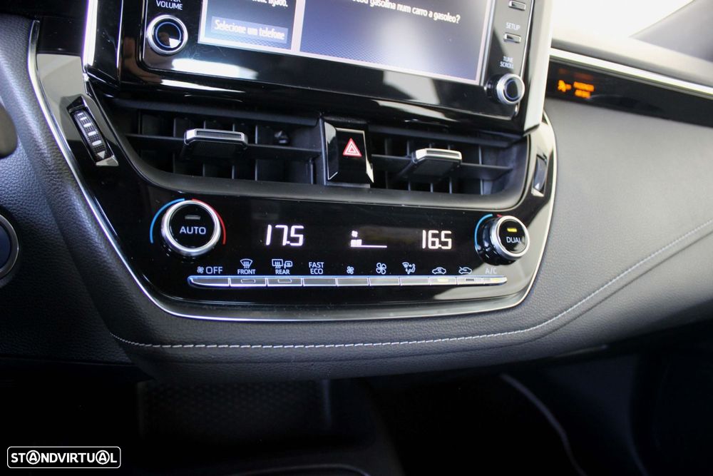 Toyota Corolla 1.8 Hybrid Comfort - 30