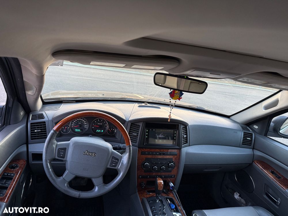 Jeep Grand Cherokee - 8