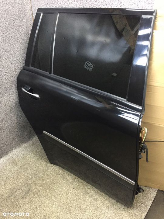 GL X164 drzwi prawy tyl tylne 197U KeylessGo Chrom - 3