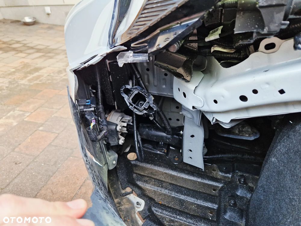Toyota Corolla 2.0 Hybrid GR Sport Dynamic - 12