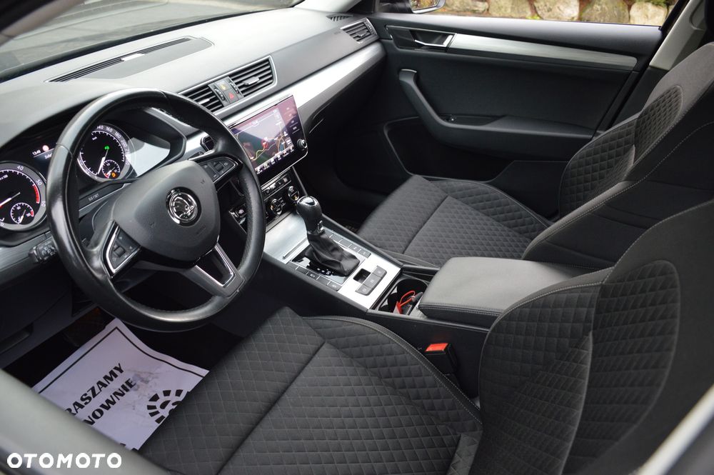 Skoda Superb 2.0 TDI SCR Sportline DSG - 17