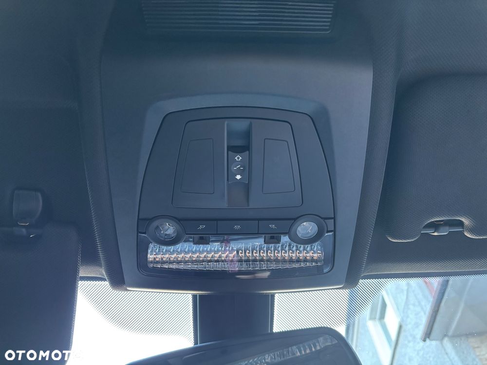 BMW Seria 5 530d Luxury Line - 23