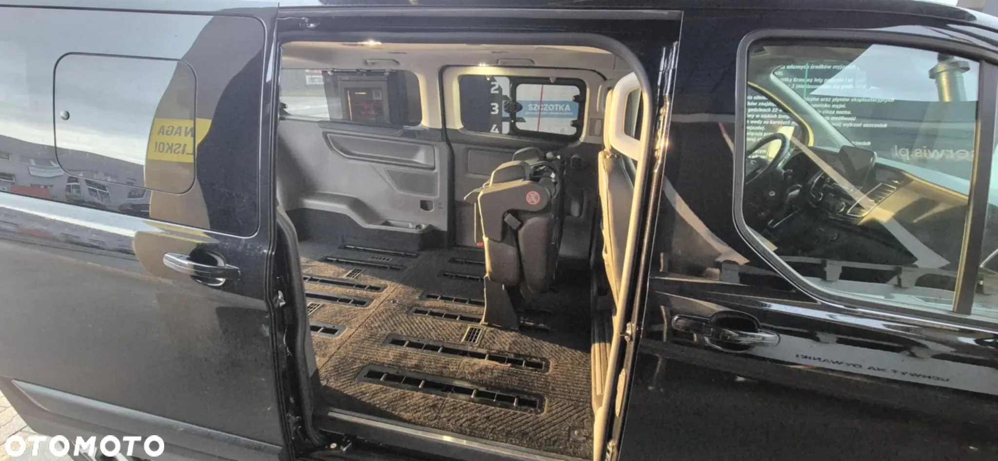 Ford Tourneo Custom - 5