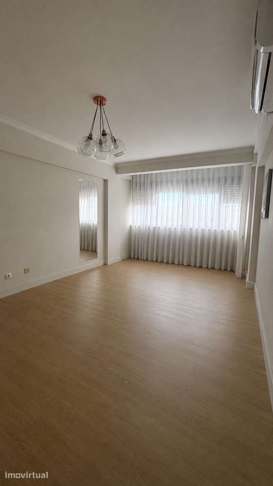 Apartamento T2 em Sacavém com ar condicionado - Grande imagem: 4/15