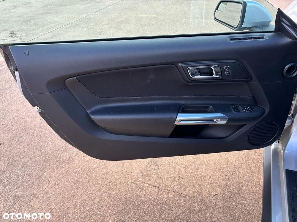 Ford Mustang 3.7 V6 - 17