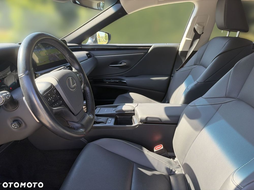 Lexus ES 300h Business Edition - 14