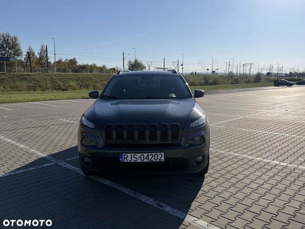 Jeep Cherokee - 12