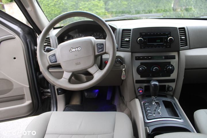 Jeep Grand Cherokee - 19