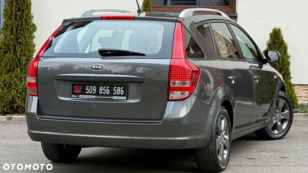 Kia Ceed - 22
