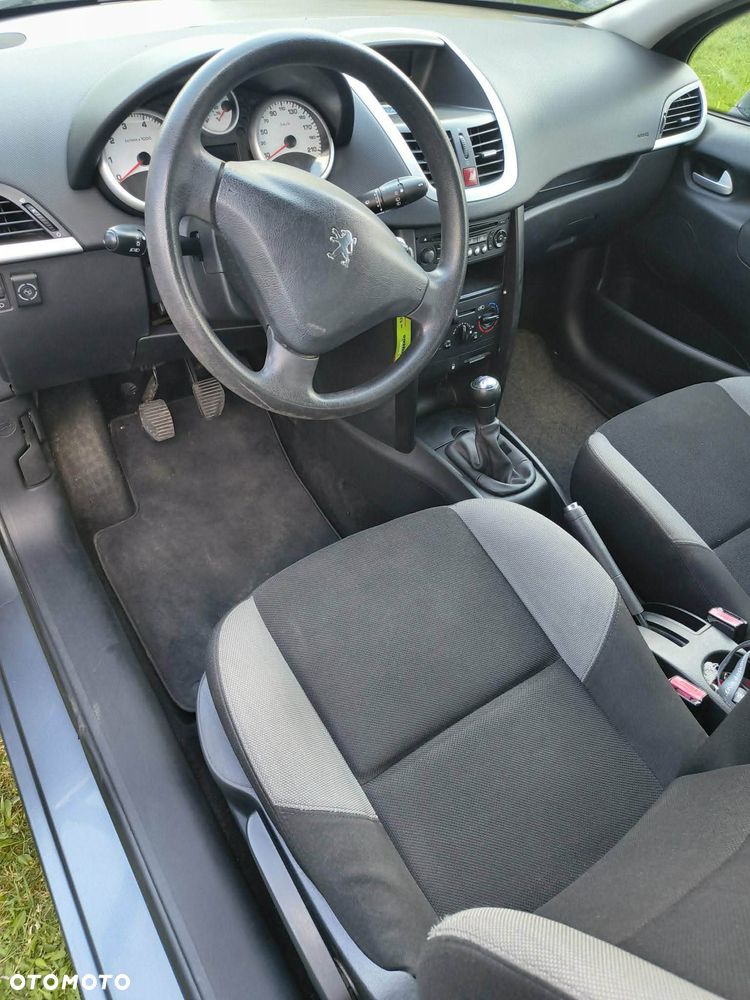 Peugeot 207 75 Urban Move - 8