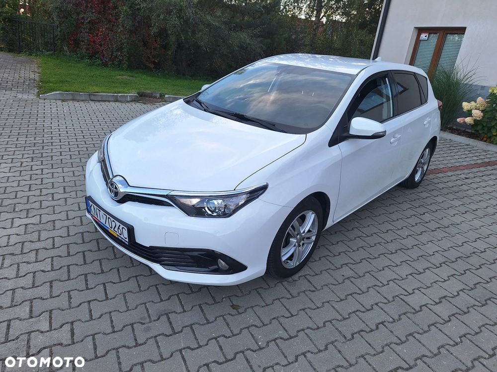Toyota Auris - 13