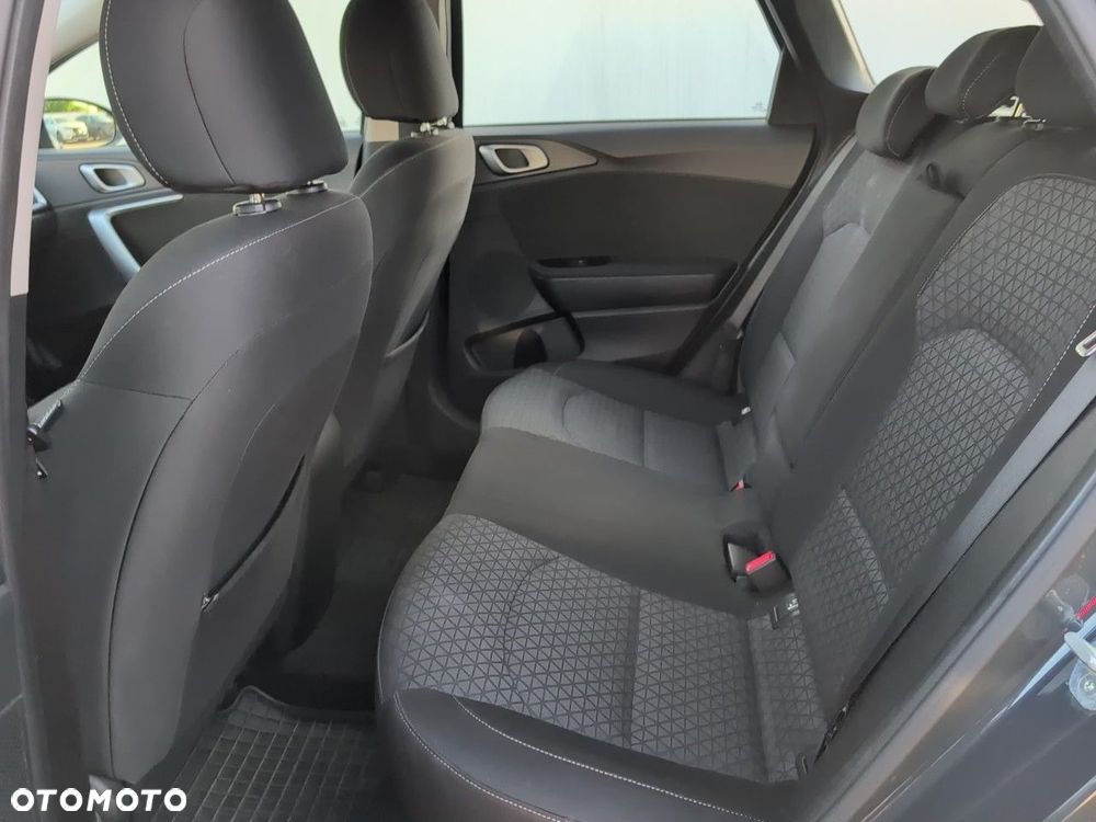 Kia Ceed 1.6 CRDi SCR M DCT - 10